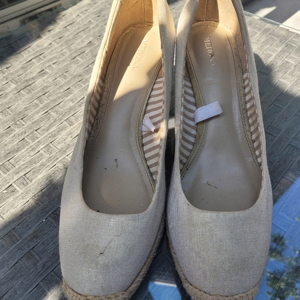 Wedge shoes